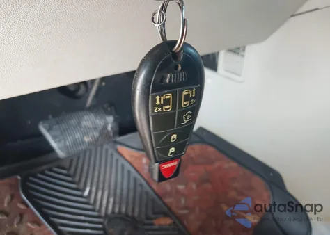 2015 Chrysler Town & Country Touring из США, поврежденный, VIN 2C4RC1BG1FR595728